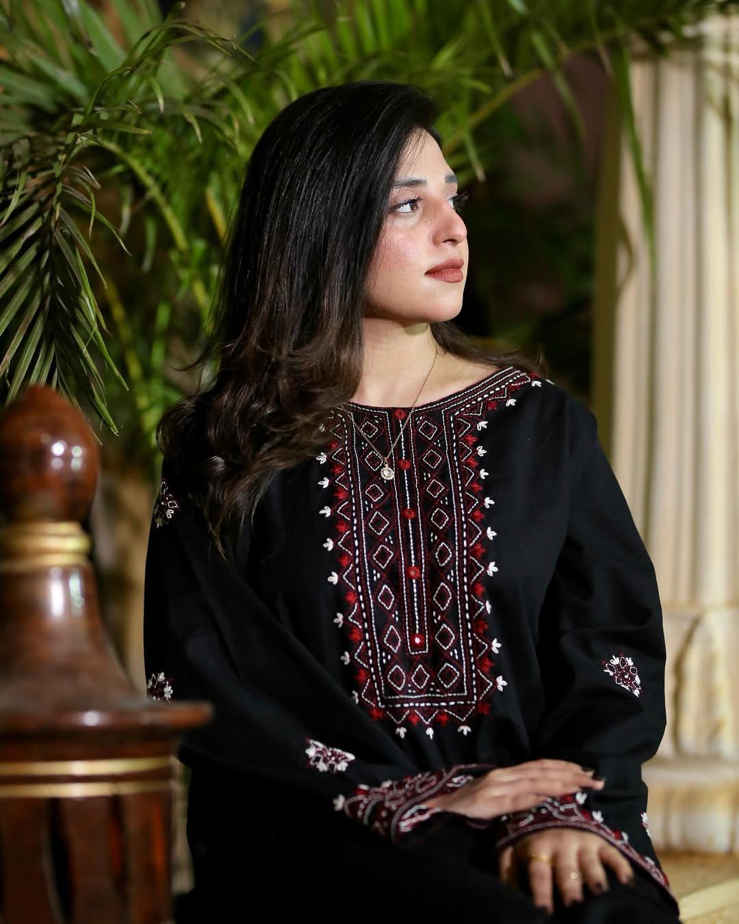 SINDHI EMB STITCHED 2PC
