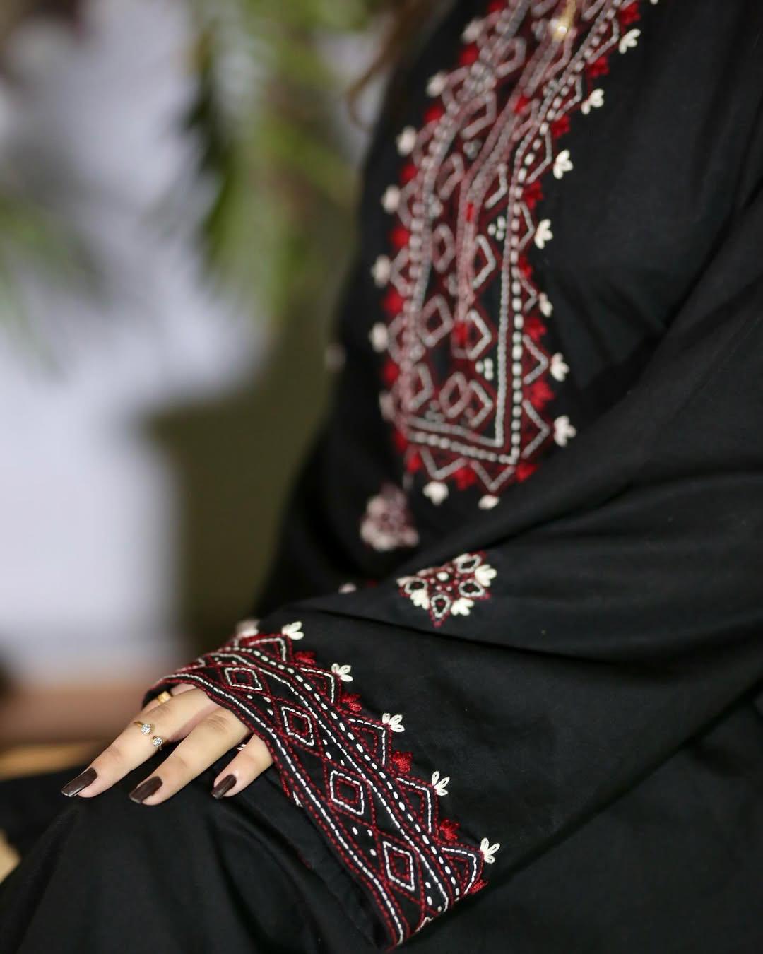 SINDHI EMB STITCHED 2PC
