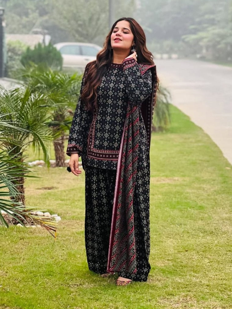 Digital Chunri 3-Piece Suit – Premium Poly Lawn