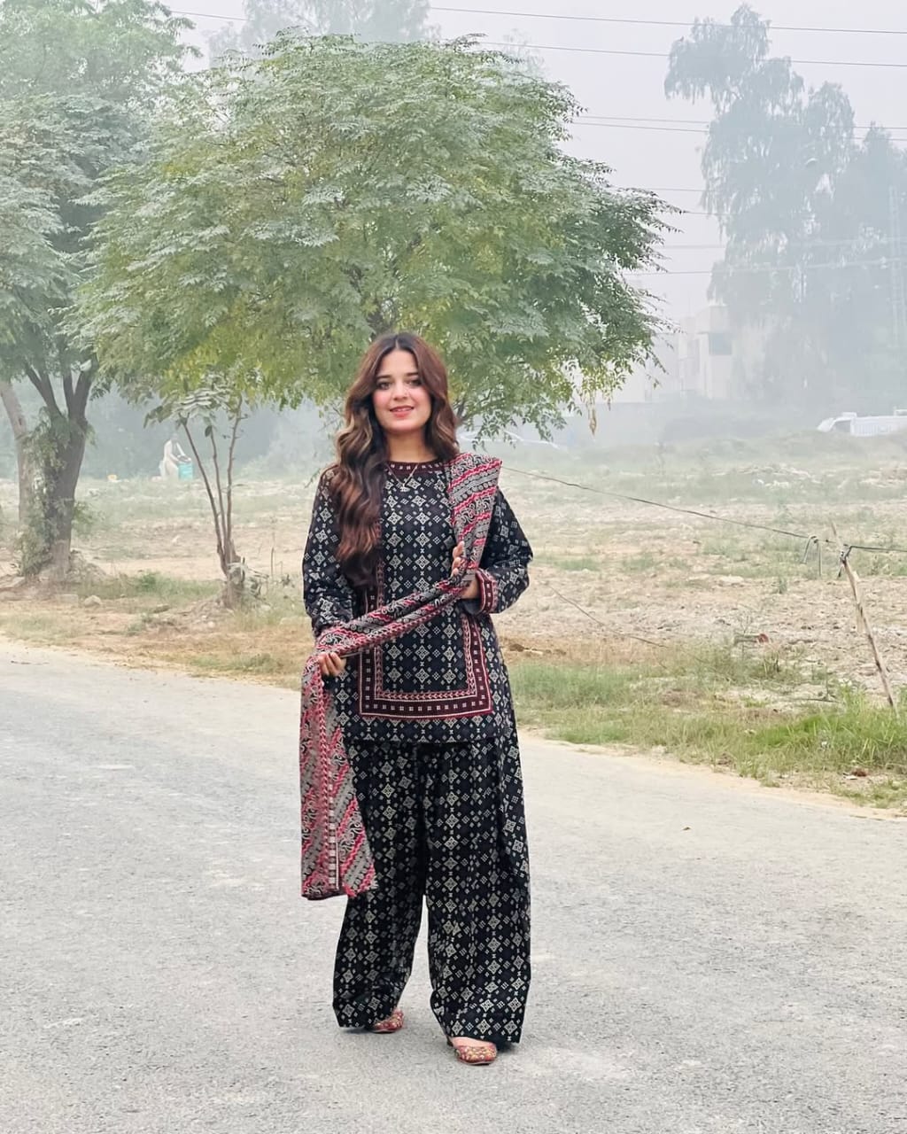 Digital Chunri 3-Piece Suit – Premium Poly Lawn
